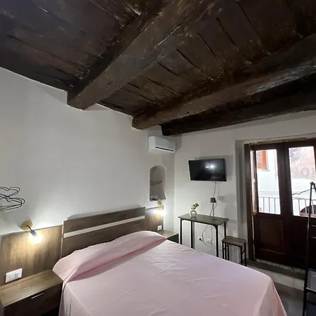 לינה וארוחת בוקר Casa Medieval